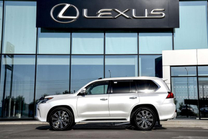 Lexus LX 570 5.7 AT (383 л.с.) 4WD Luxury+ Автомобили с пробегом Шымкент  