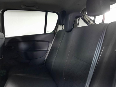 Renault Sandero Stepway 1.6 MT (82 л. с.)