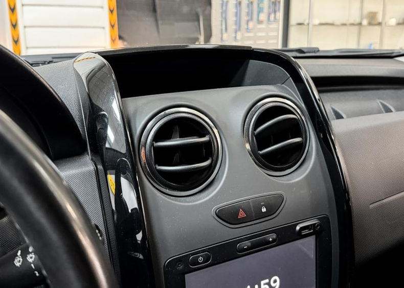 Renault Duster 2.0 AT 4WD (143 л.с.) Luxe Privilege ORBIS AUTO г. Алматы