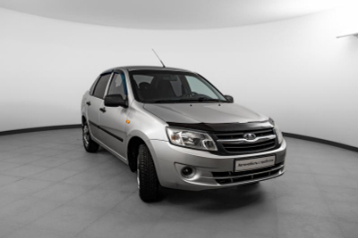 LADA Granta седан 1.6 MT 8кл (87 л. с.)