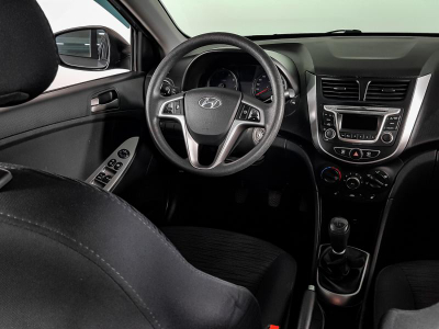 Hyundai Solaris 1.4 MT (107 л. с.)