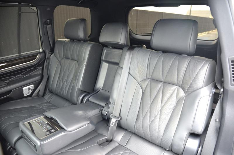 Lexus LX 5.7 AT 4WD (383 л.с.) 570 Black Vision II 5 м QB Автомобили с пробегом Шымкент  