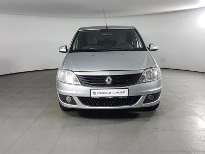 Renault Logan 1.6 MT (84 л. с.)