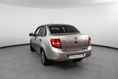 LADA Granta седан 1.6 MT 8кл (87 л. с.)