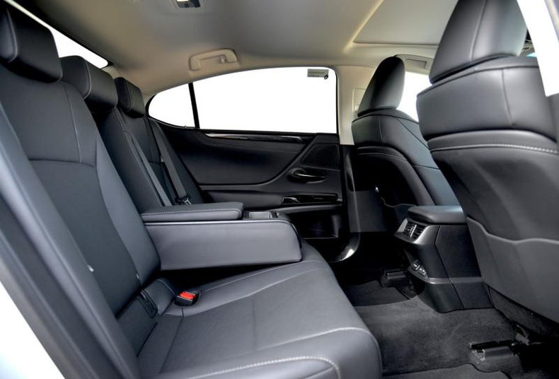 Lexus ES 250 AT (200 л.с.) Progressive Автомобили с пробегом Шымкент  