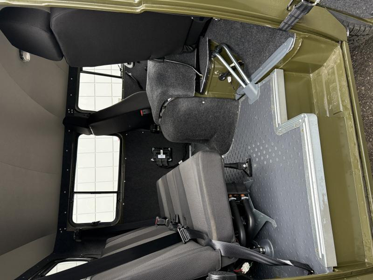 УАЗ Двухрядная кабина с бортом 2.7 Бензин 5МКП 4х4, ЕВРО-5 Стандарт без ABS Интерпартнер Ижевск