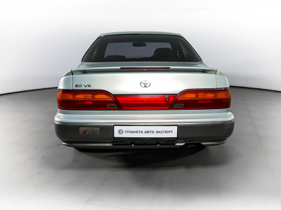 Toyota Vista 2.0 AT (140 л.с.)