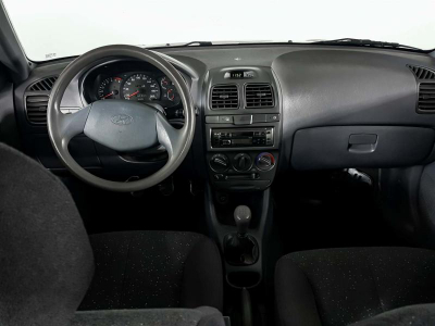 Hyundai Accent 1.5 MT (102 л. с.)