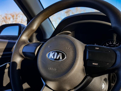 Kia Rio 1.4 MT (100 л. с.)