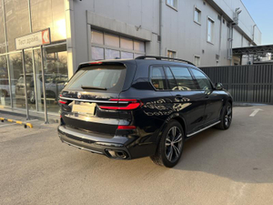 BMW X7 xDrive40i Steptronic (340 л.с.) Base <br>Тойота Центр Бишкек </br> Лексус Бишкек Бишкек
