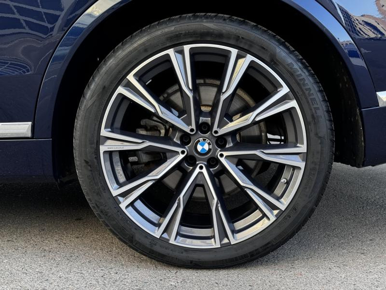 BMW X7 xDrive40i Steptronic (340 л.с.) xDrive <br>Тойота Центр Бишкек Бишкек