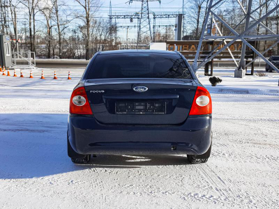 Ford Focus 1.6 MT (100 л. с.)