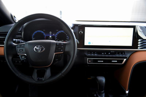 Toyota Camry 2.5 8AT FWD (204 л.с.) Люкс Автомобили с пробегом Шымкент  