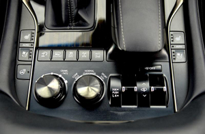 Lexus LX 5.7 AT 4WD (383 л.с.) 570 Black Vision II 5 м QB Автомобили с пробегом Шымкент  