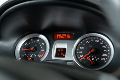 Renault Clio 1.6 AT (111 л. с.)