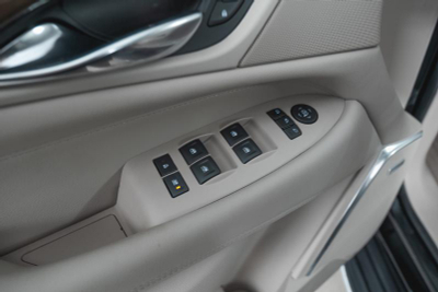 Cadillac Escalade 6.2 AT (426 л.с.) 4WD Luxury