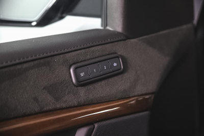 Cadillac Escalade 6.2 V8 АТ 4WD (426 л.с.) Luxury