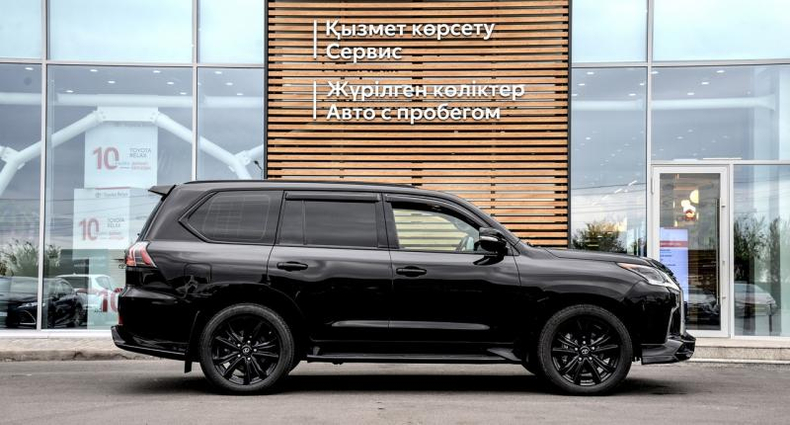 Lexus LX 570 5.7 AT (383 л.с.) 4WD BLACK VISION 7 м BR Автомобили с пробегом Шымкент  