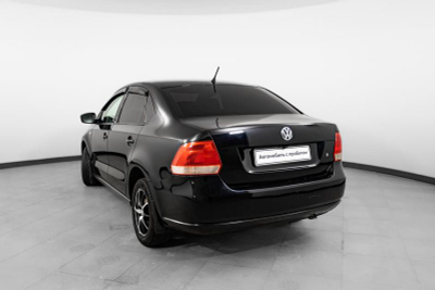 Volkswagen Polo 1.6 MT (105 л. с.)