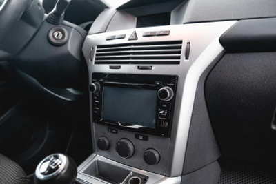Opel Astra 1.6 MT (115 л. с.)