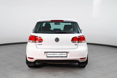 Volkswagen Golf 1.6 MT (102 л. с.)