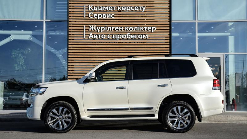 Toyota 4.6 AT 4WD (309 л.с.) Люкс MY (5 мест) Автомобили с пробегом Шымкент  