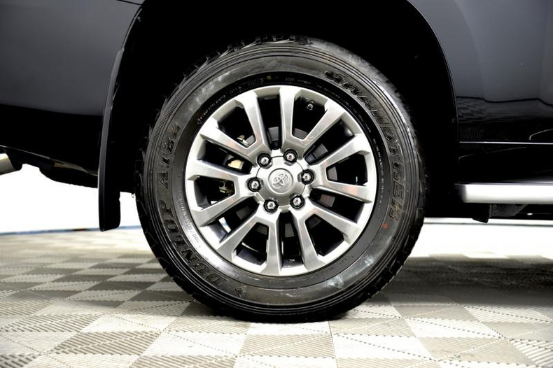 Toyota Land Cruiser Prado 4.0 AT (249 л.с.) 4WD Люкс Safety (7 мест) Автомобили с пробегом Шымкент  