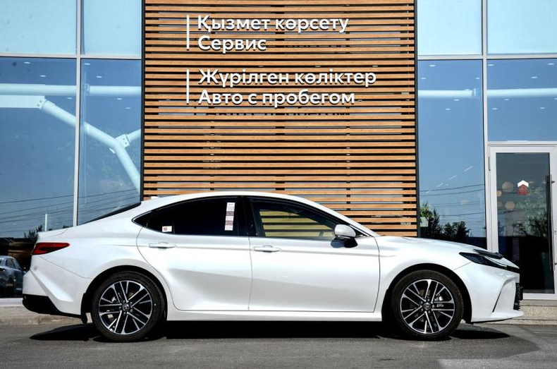Toyota 2.5h eCVT FWD (230 л.с.) Люкс Автомобили с пробегом Шымкент  