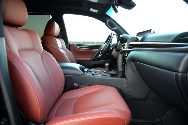 Lexus LX 5.7 AT 4WD (383 л.с.) 570 Black Vision II 5 м QB Автомобили с пробегом Шымкент  