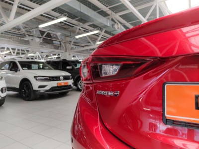 Mazda 3 1.5 AT (120 л.с.)
