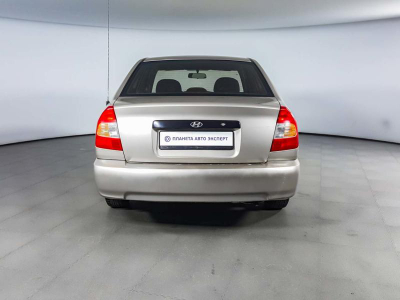 Hyundai Accent 1.5 MT (102 л. с.)