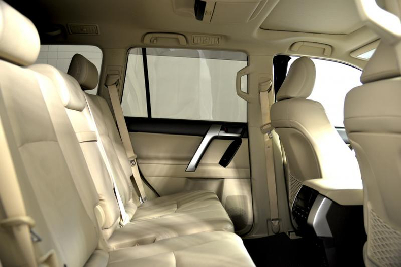 Toyota Land Cruiser Prado 4.0 AT (249 л.с.) 4WD Люкс Safety (7 мест) Автомобили с пробегом Шымкент  