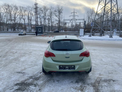 Opel Astra 1.4 Turbo MT (140 л. с.)