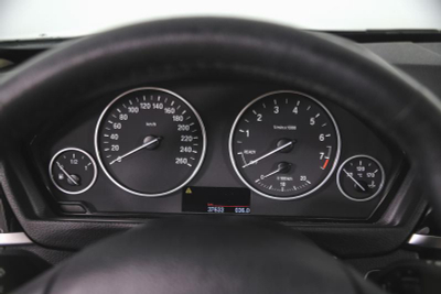 BMW 3 серия 320i AT (184 л. с.)