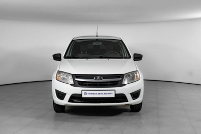 LADA Granta лифтбек 1.6 16кл MT (106 л. с.)