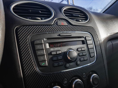 Ford Focus 1.6 MT (100 л. с.)