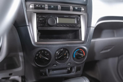 Kia Picanto 1.1 AT (65 л. с.)