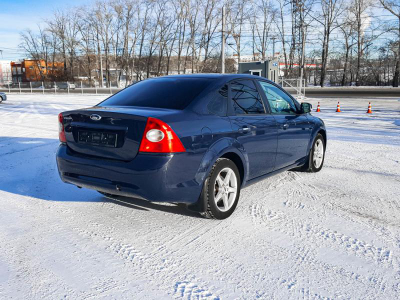 Ford Focus 1.6 MT (100 л. с.)