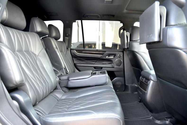 Lexus LX 5.7 AT 4WD (383 л.с.) 570 Black Vision 7 м QB Автомобили с пробегом Шымкент  