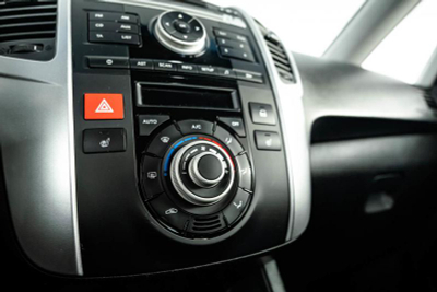 Kia Venga 1.6 AT (125 л. с.)