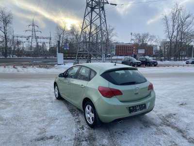 Opel Astra 1.4 Turbo MT (140 л. с.)