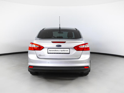 Ford Focus 1.6 MT (105 л. с.)