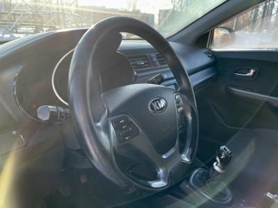 Kia Rio 1.6 MT (123 л. с.)