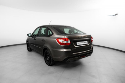 LADA Новая Granta хетчбэк 1.6 MT 8кл (87 л. с.)