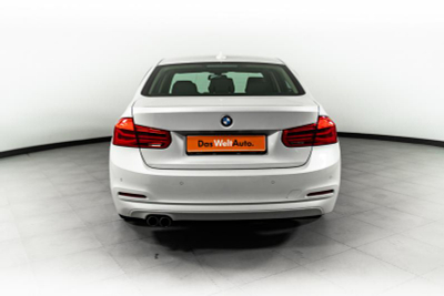 BMW 3 серия 320i AT (184 л. с.)