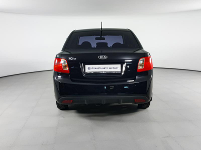 Kia Rio 1.4 MT (97 л. с.)