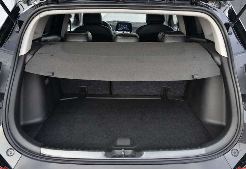 Chevrolet Auto 1.0 AT/АКПП (125 л. с.) CHEVROLET TRACKER LT Автомобили с пробегом Шымкент  