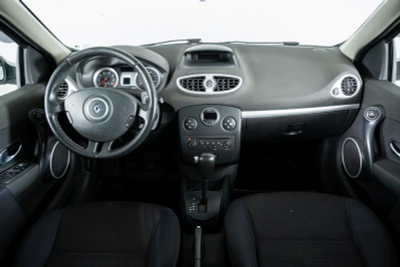 Renault Clio 1.6 AT (111 л. с.)