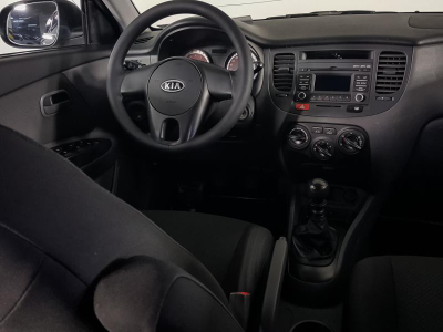 Kia Rio 1.4 MT (97 л. с.)