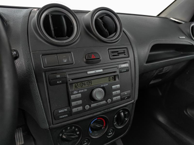 Ford Fiesta 1.4 AT (80 л.с.)